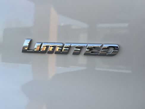 Used 2018 Toyota 4Runner Limited image 13