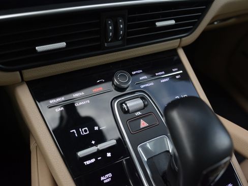 Certified 2020 Porsche Cayenne image 22