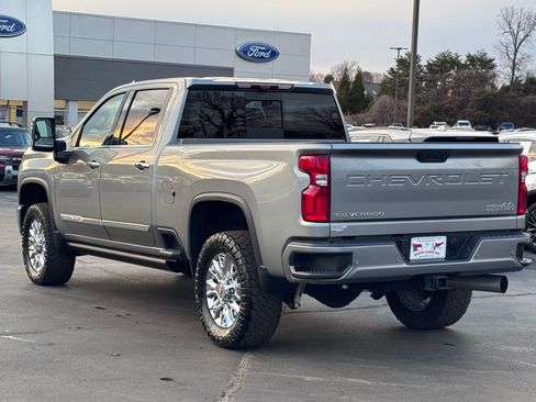 Used 2024 Chevrolet Silverado 3500 High Country w/ High Country Premium Package image 17