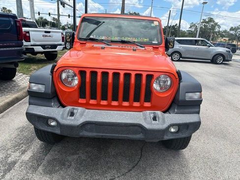 Used 2018 Jeep Wrangler Unlimited Sport S AWD/4WD image 3