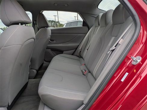 Used 2024 Hyundai Elantra SEL image 13