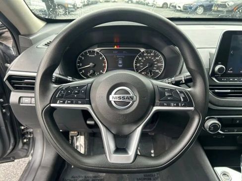 Used 2021 Nissan Altima 2.5 SV FWD image 14