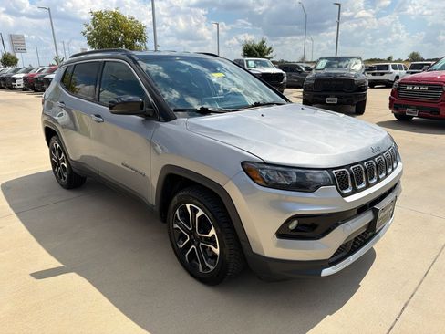 Used 2024 Jeep Compass Limited AWD/4WD image 7