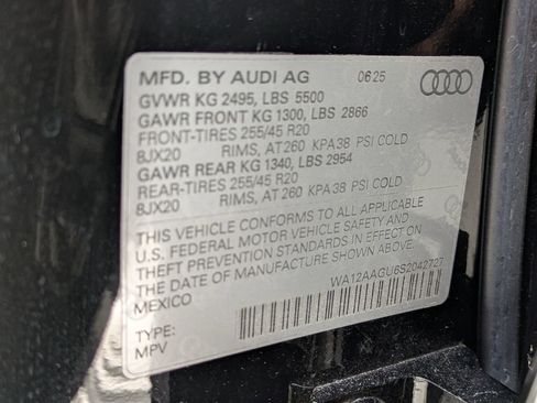 Used 2025 Audi Q5 Premium Plus w/ Premium Plus AWD/4WD image 17
