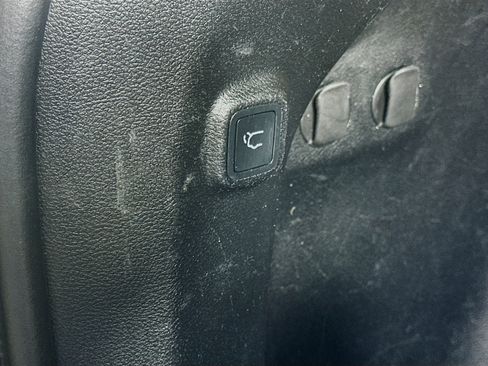 Used 2021 Jeep Cherokee Limited image 29