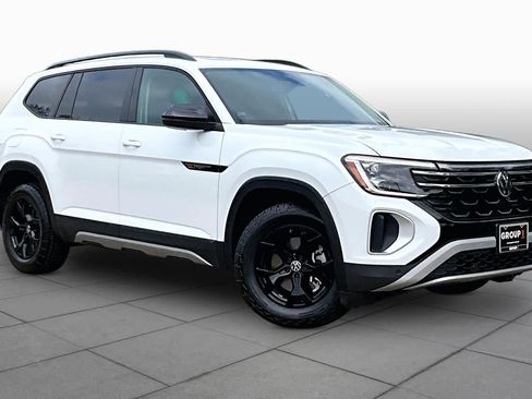 Used 2024 Volkswagen Atlas Peak Edition SE AWD/4WD image 3