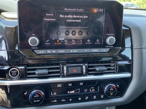 Used 2024 Nissan Pathfinder SV AWD/4WD image 10