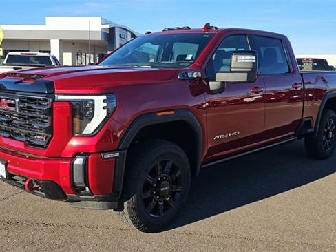 Used 2024 GMC Sierra 2500 AT4 w/ AT4 Premium Plus Package image 4