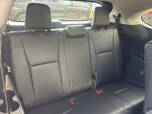 Used 2024 Toyota Highlander Platinum image 24