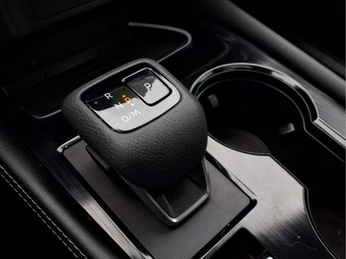 Used 2025 Nissan Rogue Platinum FWD image 19