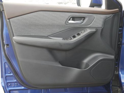 Certified 2023 Nissan Rogue SV image 29