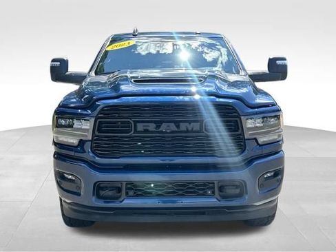 Used 2023 RAM 2500 Limited AWD/4WD image 7