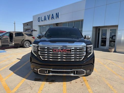 Used 2023 GMC Sierra 1500 Denali w/ Denali Reserve Package AWD/4WD image 2