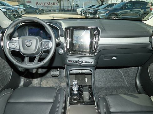 New 2026 Volvo XC40 B5 Plus w/ Climate Package image 23