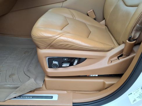 Used 2016 Cadillac Escalade Platinum AWD/4WD image 13