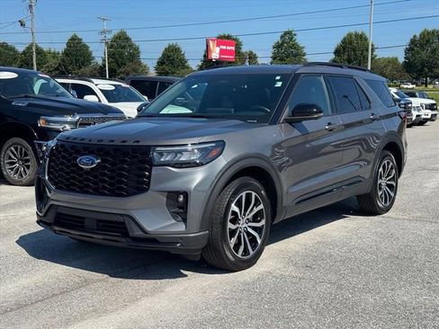 Used 2025 Ford Explorer ST-Line AWD/4WD image 8