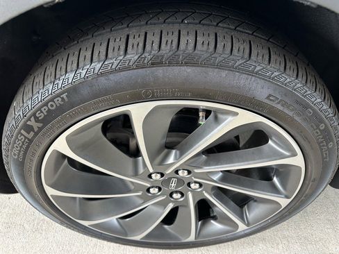 Used 2022 Lincoln Nautilus Reserve w/ Equipment Group 202A image 7