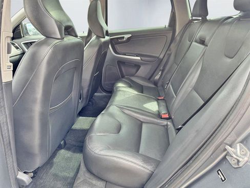 Used 2016 Volvo XC60 T5 Premier image 19