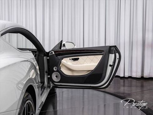 Used 2020 Bentley Continental GT AWD/4WD image 33
