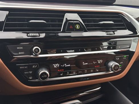 Used 2023 BMW 530i xDrive image 32