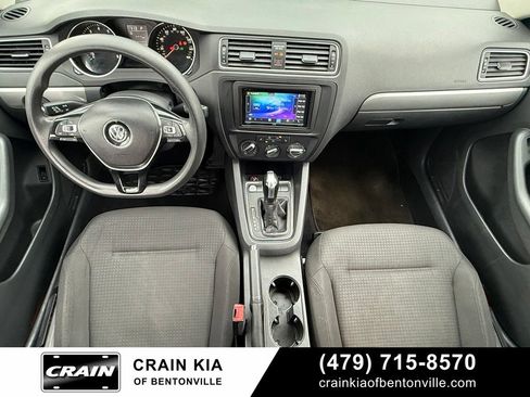 Used 2015 Volkswagen Jetta SE FWD image 27