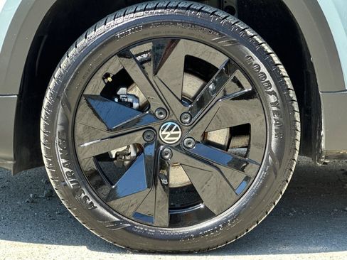 Certified 2026 Volkswagen Taos SE FWD image 26