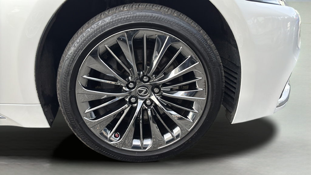 Used 2019 Lexus LS 500 AWD w/ Luxury Package image 14