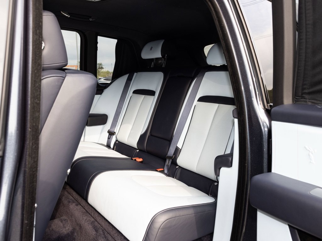 Used 2022 Rolls-Royce Cullinan w/ Cullinan Package AWD/4WD image 58
