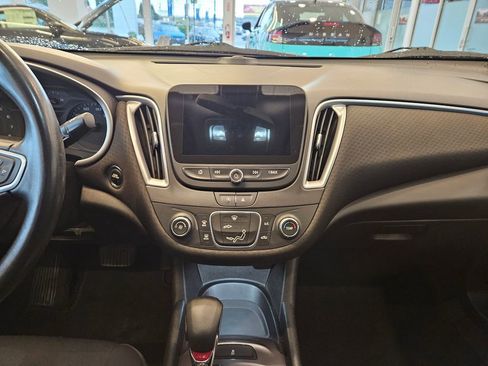 Used 2022 Chevrolet Malibu RS image 18