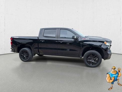 Used 2024 Chevrolet Silverado 1500 LT Trail Boss w/ Convenience Package II AWD/4WD image 4