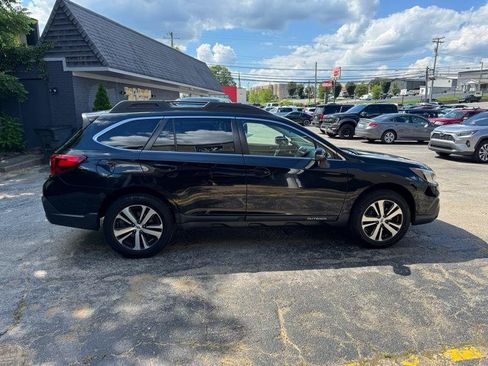 Used 2019 Subaru Outback 2.5i Limited AWD/4WD image 4