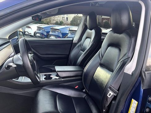 Used 2021 Tesla Model Y Long Range image 22