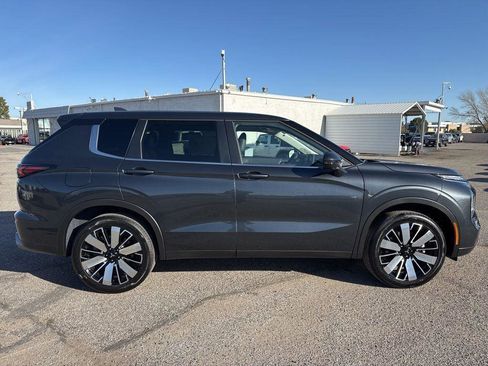 New 2026 Mitsubishi Outlander SE FWD image 8