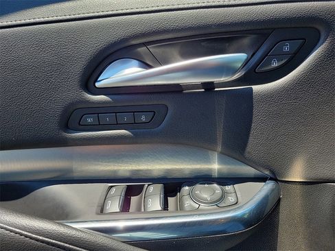 Used 2023 Cadillac XT4 Premium Luxury image 17