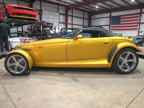 Used 2002 Chrysler Prowler RWD image 21