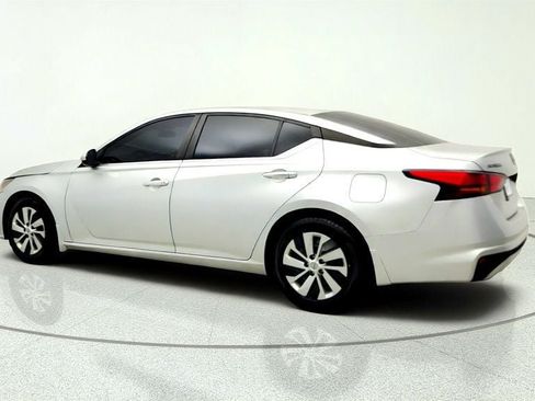 Used 2023 Nissan Altima 2.5 S FWD image 7