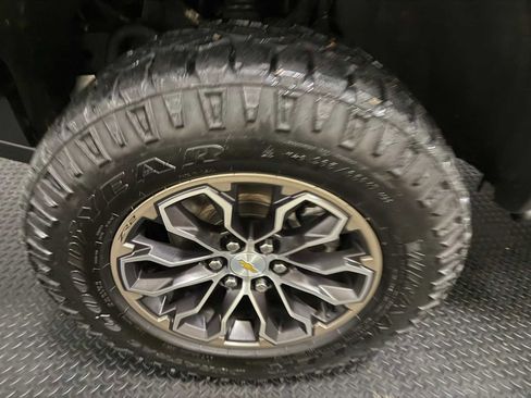 Used 2021 Chevrolet Colorado ZR2 image 8