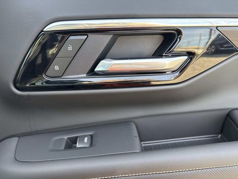 New 2026 Chevrolet Suburban Premier w/ Sun And Tow Package RWD image 17