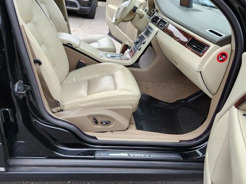 Used 2008 Volvo XC70 3.2 image 33