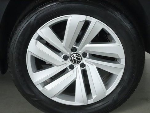 Used 2023 Volkswagen Atlas Cross Sport SE AWD/4WD image 39
