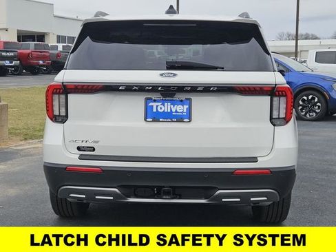 New 2026 Ford Explorer Active w/ Active Comfort Package image 8