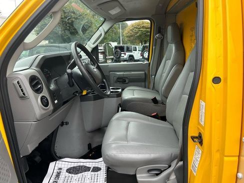 Used 2019 Ford E-350 and Econoline 350 Super Duty image 9
