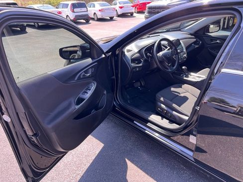 Used 2016 Chevrolet Malibu LT image 11