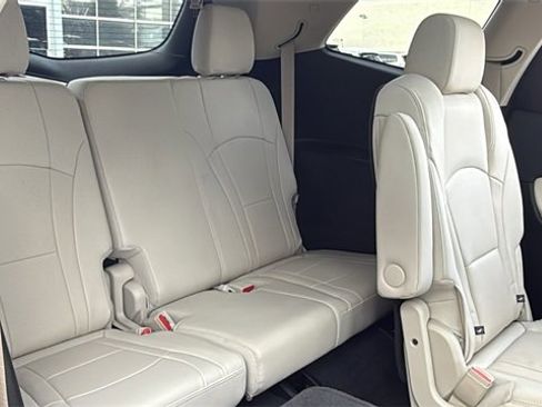 Used 2023 Buick Enclave Essence w/ Experience Buick Package image 21