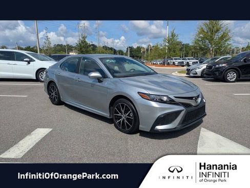 Used 2024 Toyota Camry SE FWD image 1