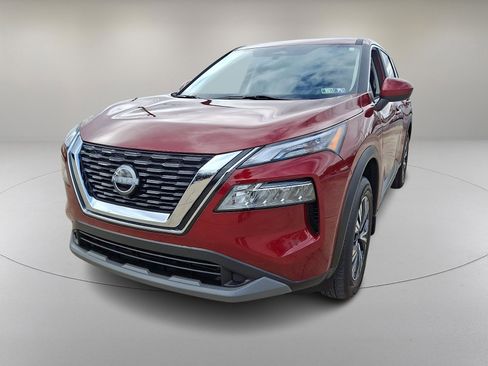 Used 2023 Nissan Rogue SV image 4