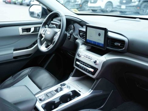 Certified 2023 Ford Explorer XLT w/ Equipment Group 202A image 20