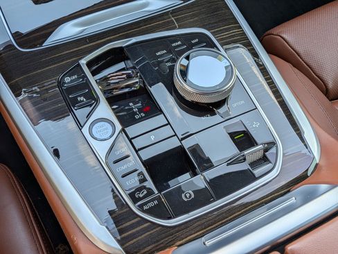 Used 2023 BMW X7 xDrive40i w/ Executive Package image 26