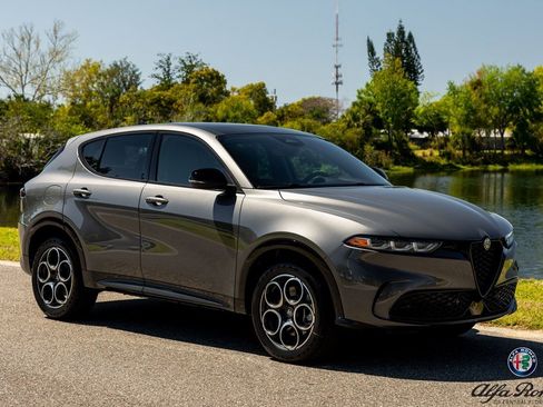 New 2025 Alfa Romeo Tonale image 1