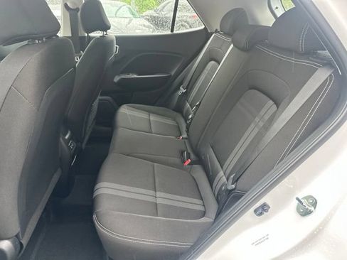 Certified 2025 Hyundai Venue SEL FWD image 7